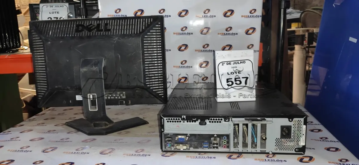 LOTE 557 - 01 MONITOR MARCA LG E 01 CPU MARCA ITAUTEC. (NO ESTADO) ATENÇÃO! FAZER A VISITAÇÃO ANTES DE ARREMATAR, NÃO SABEMOS SE FUNCIONA, LEILÃO NÃO TEM GARANTIA E NEM DEVOLUÇÃO, SUJEITO A POSSÍVEIS AVARIAS VISÍVEIS/OCULTAS E/OU AUSÊNCIA DE COMPONENTES.