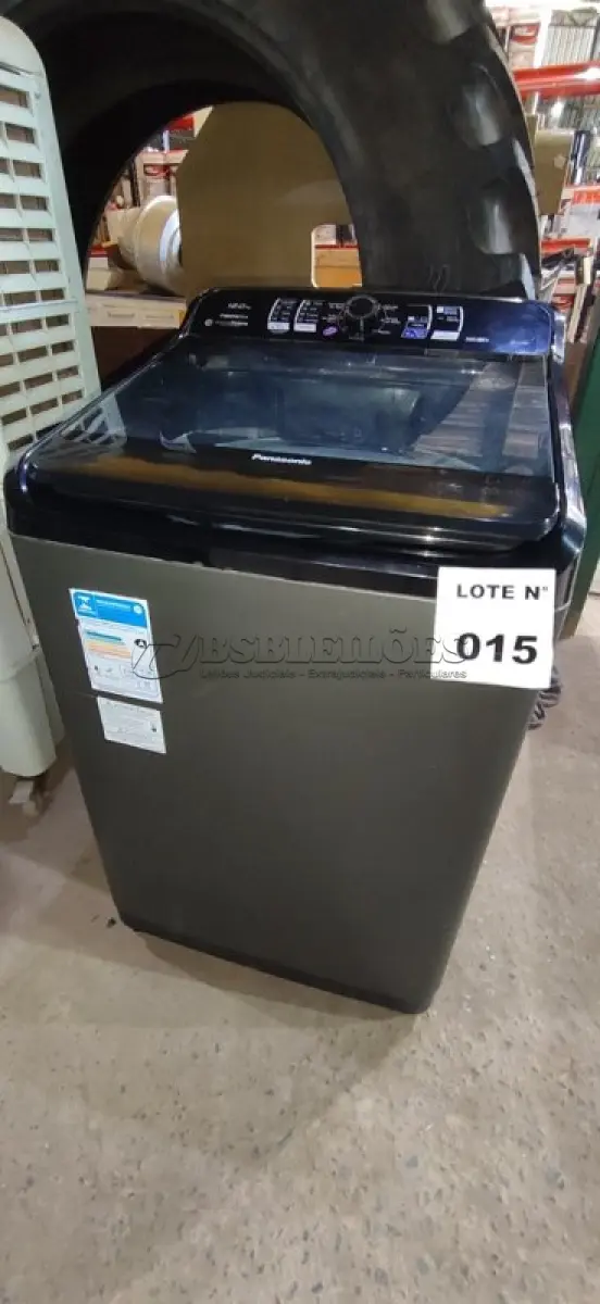 LOTE 015 - 01 LAVADORA DE ROUPAS PANASONIC 12 KG PRETO 127V (NO ESTADO, NÃO SABEMOS SE FUNCIONA. LEILÃO NÃO TEM GARANTIA E NEM DEVOLUÇÃO, SUJEITO A POSSÍVEIS AVARIAS VISÍVEIS/OCULTAS E/OU AUSÊNCIA DE COMPONENTES)