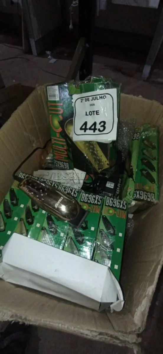 LOTE 443 - 01 LOTE COM VÁRIAS MÁQUINAS DE CORTAR CABELO MARCA STAREX. (NO ESTADO) ATENÇÃO! FAZER A VISITAÇÃO ANTES DE ARREMATAR, NÃO SABEMOS SE FUNCIONA, LEILÃO NÃO TEM GARANTIA E NEM DEVOLUÇÃO, SUJEITO A POSSÍVEIS AVARIAS VISÍVEIS/OCULTAS E/OU AUSÊNCIA DE COMPONENTES.
