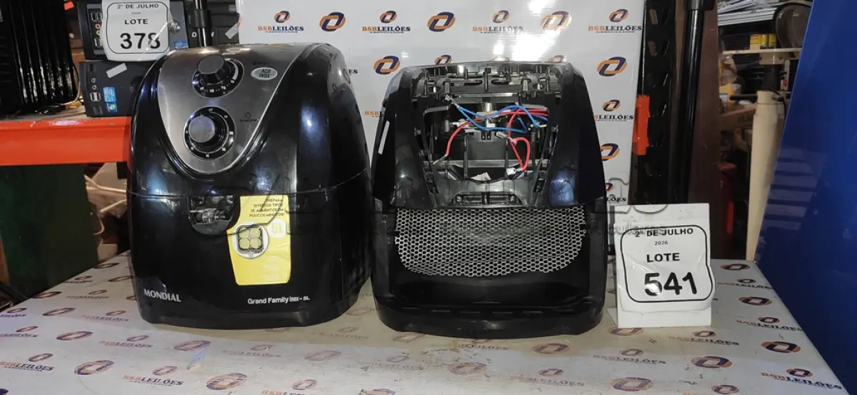 LOTE 541 - 02 AIR FRYER PARA RETIRADA DE PEÇAS MARCA MONDIAL. (NO ESTADO) ATENÇÃO! FAZER A VISITAÇÃO ANTES DE ARREMATAR, NÃO SABEMOS SE FUNCIONA, LEILÃO NÃO TEM GARANTIA E NEM DEVOLUÇÃO, SUJEITO A POSSÍVEIS AVARIAS VISÍVEIS/OCULTAS E/OU AUSÊNCIA DE COMPONENTES.