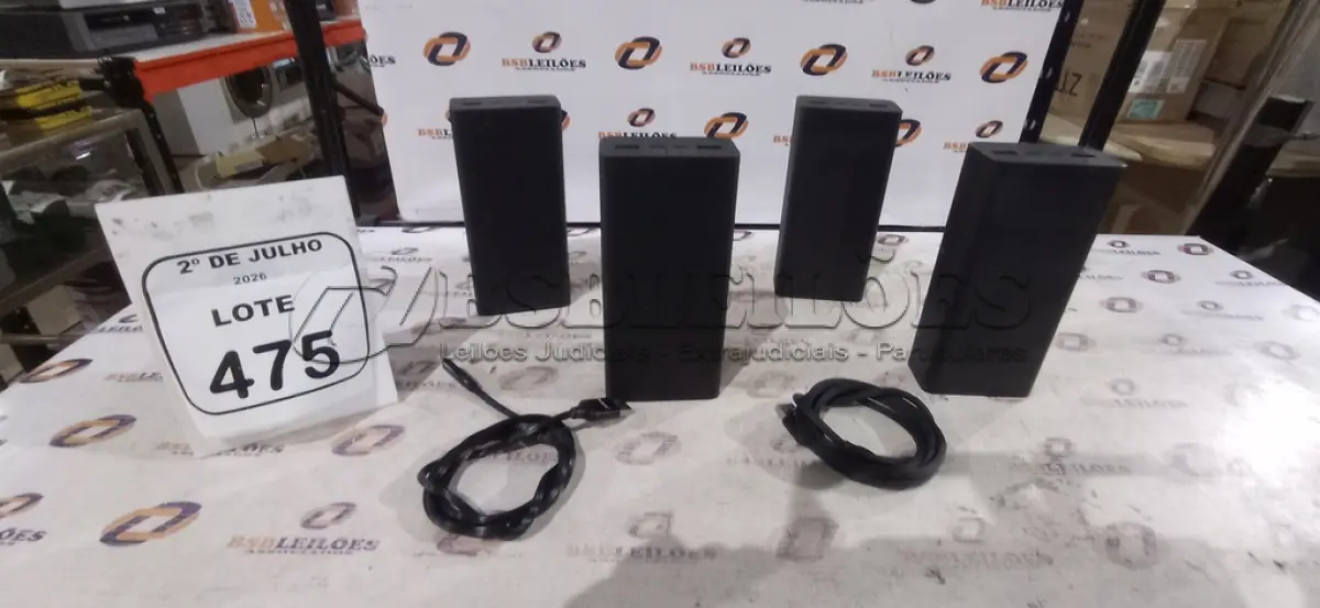 LOTE 475 - 04 POWER BANK DE MARCAS DIVERSAS. (NO ESTADO) ATENÇÃO! FAZER A VISITAÇÃO ANTES DE ARREMATAR, NÃO SABEMOS SE FUNCIONA, LEILÃO NÃO TEM GARANTIA E NEM DEVOLUÇÃO, SUJEITO A POSSÍVEIS AVARIAS VISÍVEIS/OCULTAS E/OU AUSÊNCIA DE COMPONENTES.