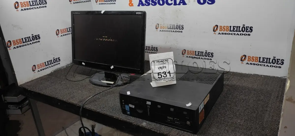 LOTE 531 - 01 MONITOR MARCA POSITIVO E 01 CPU MARCA ITAUTEC . (NO ESTADO) ATENÇÃO! FAZER A VISITAÇÃO ANTES DE ARREMATAR, NÃO SABEMOS SE FUNCIONA, LEILÃO NÃO TEM GARANTIA E NEM DEVOLUÇÃO, SUJEITO A POSSÍVEIS AVARIAS VISÍVEIS/OCULTAS E/OU AUSÊNCIA DE COMPONENTES.