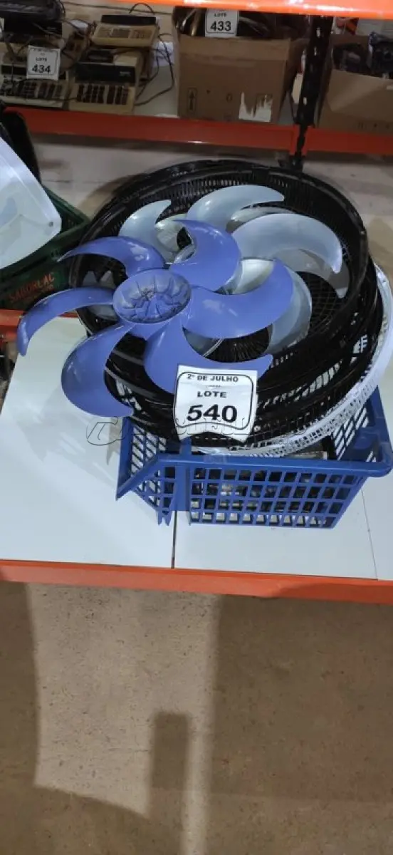 LOTE 540 - 01 LOTE COM PEÇAS DE ELETRODOMÉSTICOS DIVERSAS. (NO ESTADO) ATENÇÃO! FAZER A VISITAÇÃO ANTES DE ARREMATAR, NÃO SABEMOS SE FUNCIONA, LEILÃO NÃO TEM GARANTIA E NEM DEVOLUÇÃO, SUJEITO A POSSÍVEIS AVARIAS VISÍVEIS/OCULTAS E/OU AUSÊNCIA DE COMPONENTES.
