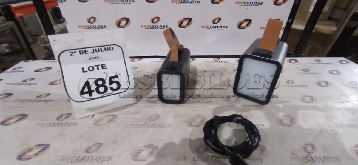 LOTE 485 - 02 POWER BANK. (NO ESTADO) ATENÇÃO! FAZER A VISITAÇÃO ANTES DE ARREMATAR, NÃO SABEMOS SE FUNCIONA, LEILÃO NÃO TEM GARANTIA E NEM DEVOLUÇÃO, SUJEITO A POSSÍVEIS AVARIAS VISÍVEIS/OCULTAS E/OU AUSÊNCIA DE COMPONENTES.