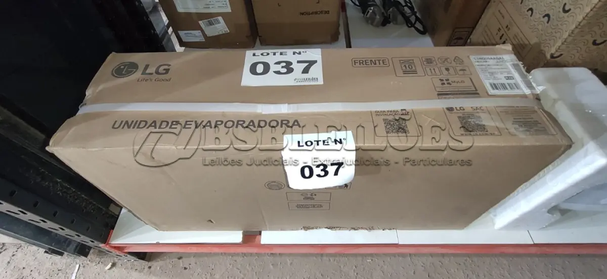 LOTE 037 - 01 EVAPORADORA AR CONDICIONADO LG 9.000 BTU 220V (NO ESTADO, NÃO SABEMOS SE FUNCIONA. LEILÃO NÃO TEM GARANTIA E NEM DEVOLUÇÃO, SUJEITO A POSSÍVEIS AVARIAS VISÍVEIS/OCULTAS E/OU AUSÊNCIA DE COMPONENTES)
