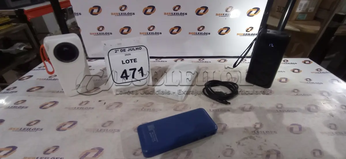 LOTE 471 - 04 POWER BANK DE MARCAS DIVERSAS. (NO ESTADO) ATENÇÃO! FAZER A VISITAÇÃO ANTES DE ARREMATAR, NÃO SABEMOS SE FUNCIONA, LEILÃO NÃO TEM GARANTIA E NEM DEVOLUÇÃO, SUJEITO A POSSÍVEIS AVARIAS VISÍVEIS/OCULTAS E/OU AUSÊNCIA DE COMPONENTES.