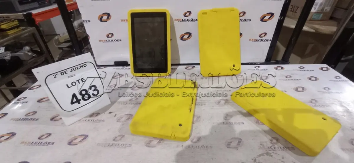 LOTE 483 - 04 TABLETS MARCA CCE. (NO ESTADO) ATENÇÃO! FAZER A VISITAÇÃO ANTES DE ARREMATAR, NÃO SABEMOS SE FUNCIONA, LEILÃO NÃO TEM GARANTIA E NEM DEVOLUÇÃO, SUJEITO A POSSÍVEIS AVARIAS VISÍVEIS/OCULTAS E/OU AUSÊNCIA DE COMPONENTES.