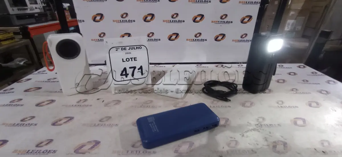 LOTE 471 - 04 POWER BANK DE MARCAS DIVERSAS. (NO ESTADO) ATENÇÃO! FAZER A VISITAÇÃO ANTES DE ARREMATAR, NÃO SABEMOS SE FUNCIONA, LEILÃO NÃO TEM GARANTIA E NEM DEVOLUÇÃO, SUJEITO A POSSÍVEIS AVARIAS VISÍVEIS/OCULTAS E/OU AUSÊNCIA DE COMPONENTES.