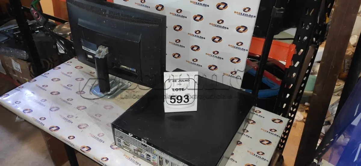 LOTE 593 - 01 MONITOR MARCA SAMSUNG E 01 CPU MARCA DATEN. (NO ESTADO) ATENÇÃO! FAZER A VISITAÇÃO ANTES DE ARREMATAR, NÃO SABEMOS SE FUNCIONA, LEILÃO NÃO TEM GARANTIA E NEM DEVOLUÇÃO, SUJEITO A POSSÍVEIS AVARIAS VISÍVEIS/OCULTAS E/OU AUSÊNCIA DE COMPONENTES.