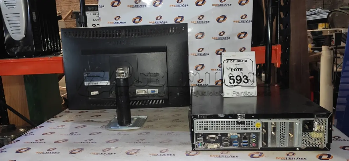 LOTE 593 - 01 MONITOR MARCA SAMSUNG E 01 CPU MARCA DATEN. (NO ESTADO) ATENÇÃO! FAZER A VISITAÇÃO ANTES DE ARREMATAR, NÃO SABEMOS SE FUNCIONA, LEILÃO NÃO TEM GARANTIA E NEM DEVOLUÇÃO, SUJEITO A POSSÍVEIS AVARIAS VISÍVEIS/OCULTAS E/OU AUSÊNCIA DE COMPONENTES.
