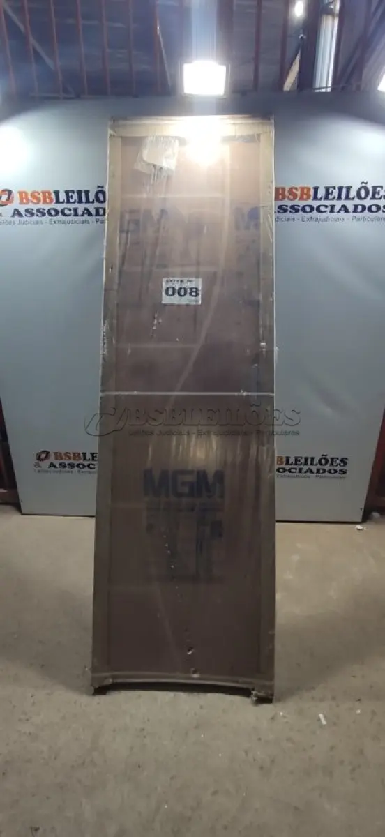 LOTE 008 - 01 KIT PORTA MADEIRA DECORADA 215X65CM COM BATENTE DE AÇO (NO ESTADO, NÃO SABEMOS SE FUNCIONA. LEILÃO NÃO TEM GARANTIA E NEM DEVOLUÇÃO, SUJEITO A POSSÍVEIS AVARIAS VISÍVEIS/OCULTAS E/OU AUSÊNCIA DE COMPONENTES)