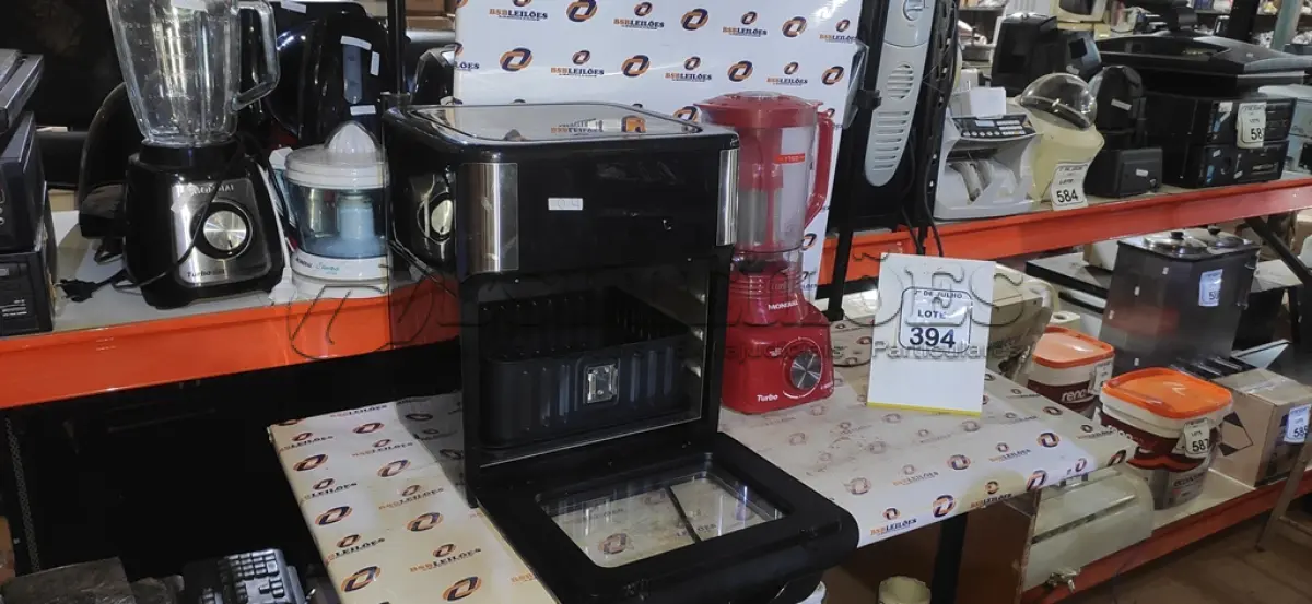 LOTE 394 - 01 AIR FRYER/FORNO 12L 220V MARCA MONDIAL E 01 LIQUIDIFICADOR MARCA MONDIAL. (NO ESTADO) ATENÇÃO! FAZER A VISITAÇÃO ANTES DE ARREMATAR, NÃO SABEMOS SE FUNCIONA, LEILÃO NÃO TEM GARANTIA E NEM DEVOLUÇÃO, SUJEITO A POSSÍVEIS AVARIAS VISÍVEIS/OCULTAS E/OU AUSÊNCIA DE COMPONENTES.