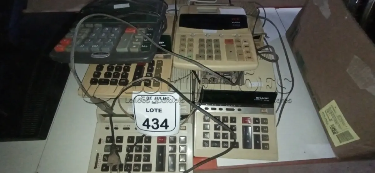 LOTE 434 - 07 CALCULADORAS COMERCIAIS. (NO ESTADO) ATENÇÃO! FAZER A VISITAÇÃO ANTES DE ARREMATAR, NÃO SABEMOS SE FUNCIONA, LEILÃO NÃO TEM GARANTIA E NEM DEVOLUÇÃO, SUJEITO A POSSÍVEIS AVARIAS VISÍVEIS/OCULTAS E/OU AUSÊNCIA DE COMPONENTES.