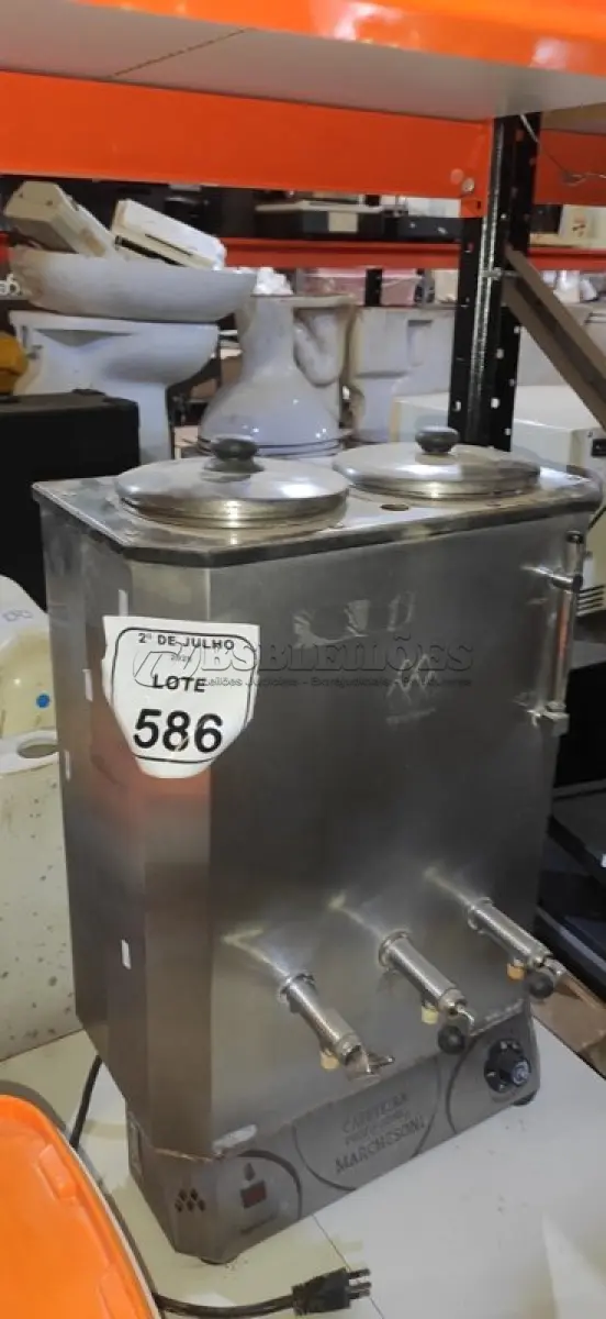 LOTE 586 - 01 CAFETEIRA INDUSTRIAL. (NO ESTADO) ATENÇÃO! FAZER A VISITAÇÃO ANTES DE ARREMATAR, NÃO SABEMOS SE FUNCIONA, LEILÃO NÃO TEM GARANTIA E NEM DEVOLUÇÃO, SUJEITO A POSSÍVEIS AVARIAS VISÍVEIS/OCULTAS E/OU AUSÊNCIA DE COMPONENTES.