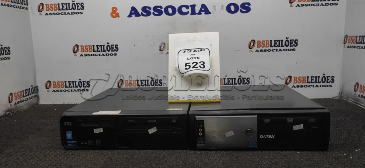 LOTE 523 - 02 CPU MODELOS DIVERSOS. (NO ESTADO) ATENÇÃO! FAZER A VISITAÇÃO ANTES DE ARREMATAR, NÃO SABEMOS SE FUNCIONA, LEILÃO NÃO TEM GARANTIA E NEM DEVOLUÇÃO, SUJEITO A POSSÍVEIS AVARIAS VISÍVEIS/OCULTAS E/OU AUSÊNCIA DE COMPONENTES.