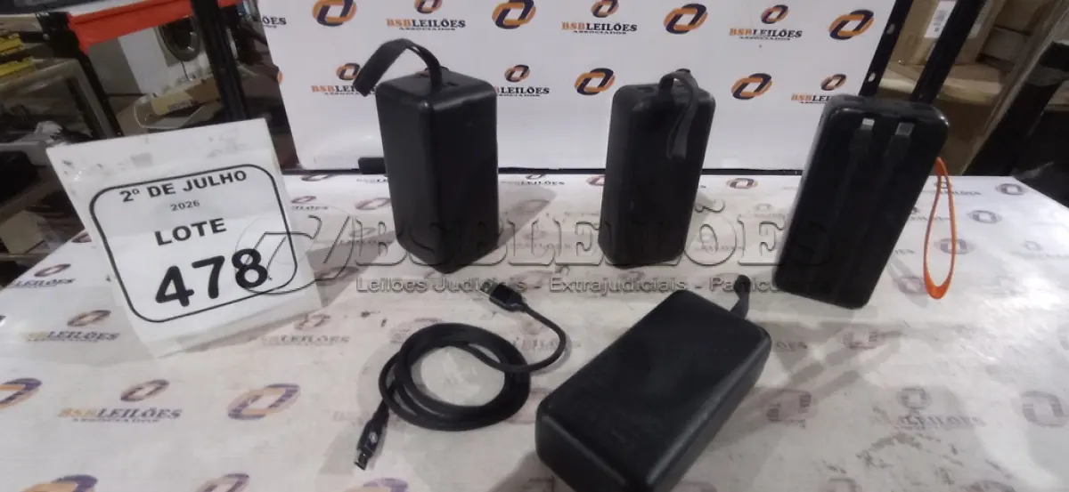 LOTE 478 - 04 POWER BANK DE MARCAS DIVERSAS. (NO ESTADO) ATENÇÃO! FAZER A VISITAÇÃO ANTES DE ARREMATAR, NÃO SABEMOS SE FUNCIONA, LEILÃO NÃO TEM GARANTIA E NEM DEVOLUÇÃO, SUJEITO A POSSÍVEIS AVARIAS VISÍVEIS/OCULTAS E/OU AUSÊNCIA DE COMPONENTES.