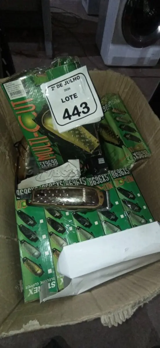LOTE 443 - 01 LOTE COM VÁRIAS MÁQUINAS DE CORTAR CABELO MARCA STAREX. (NO ESTADO) ATENÇÃO! FAZER A VISITAÇÃO ANTES DE ARREMATAR, NÃO SABEMOS SE FUNCIONA, LEILÃO NÃO TEM GARANTIA E NEM DEVOLUÇÃO, SUJEITO A POSSÍVEIS AVARIAS VISÍVEIS/OCULTAS E/OU AUSÊNCIA DE COMPONENTES.