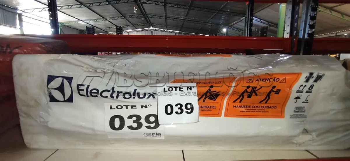 LOTE 039 - 01 EVAPORADORA AR CONDICIONADO SPLIT ELECTROLUX 12.000 BTUS 220V (NO ESTADO, NÃO SABEMOS SE FUNCIONA. LEILÃO NÃO TEM GARANTIA E NEM DEVOLUÇÃO, SUJEITO A POSSÍVEIS AVARIAS VISÍVEIS/OCULTAS E/OU AUSÊNCIA DE COMPONENTES)