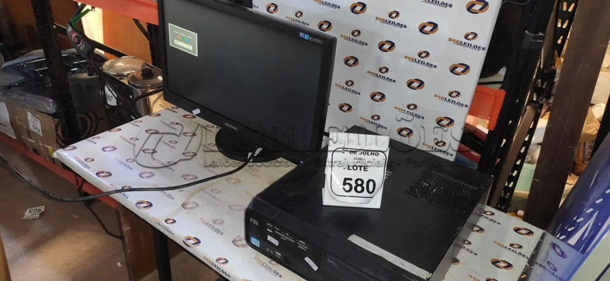 LOTE 580 - 01 MONITOR MARCA POSITIVO E 01 CPU MARCA SAMSUNG. (NO ESTADO) ATENÇÃO! FAZER A VISITAÇÃO ANTES DE ARREMATAR, NÃO SABEMOS SE FUNCIONA, LEILÃO NÃO TEM GARANTIA E NEM DEVOLUÇÃO, SUJEITO A POSSÍVEIS AVARIAS VISÍVEIS/OCULTAS E/OU AUSÊNCIA DE COMPONENTES.