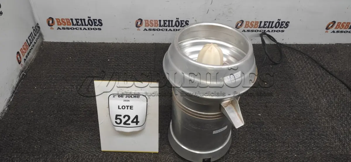 LOTE 524 - 01 ESPREMEDOR DE FRUTAS INDUSTRIAL. (NO ESTADO) ATENÇÃO! FAZER A VISITAÇÃO ANTES DE ARREMATAR, NÃO SABEMOS SE FUNCIONA, LEILÃO NÃO TEM GARANTIA E NEM DEVOLUÇÃO, SUJEITO A POSSÍVEIS AVARIAS VISÍVEIS/OCULTAS E/OU AUSÊNCIA DE COMPONENTES.