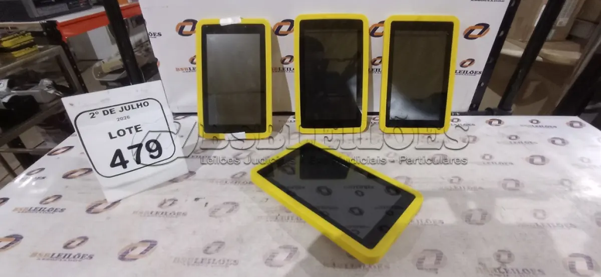 LOTE 479 - 04 TABLETS MARCA CCE. (NO ESTADO) ATENÇÃO! FAZER A VISITAÇÃO ANTES DE ARREMATAR, NÃO SABEMOS SE FUNCIONA, LEILÃO NÃO TEM GARANTIA E NEM DEVOLUÇÃO, SUJEITO A POSSÍVEIS AVARIAS VISÍVEIS/OCULTAS E/OU AUSÊNCIA DE COMPONENTES.