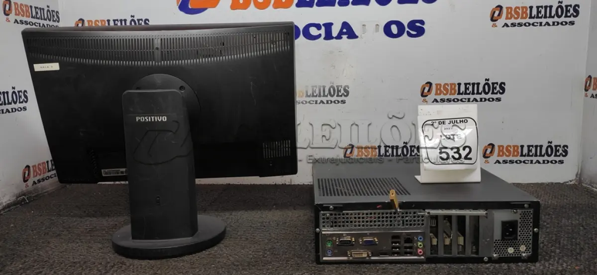 LOTE 532 - 01 MONITOR MARCA POSITIVO E 01 CPU MARCA ITAUTEC. (NO ESTADO) ATENÇÃO! FAZER A VISITAÇÃO ANTES DE ARREMATAR, NÃO SABEMOS SE FUNCIONA, LEILÃO NÃO TEM GARANTIA E NEM DEVOLUÇÃO, SUJEITO A POSSÍVEIS AVARIAS VISÍVEIS/OCULTAS E/OU AUSÊNCIA DE COMPONENTES.