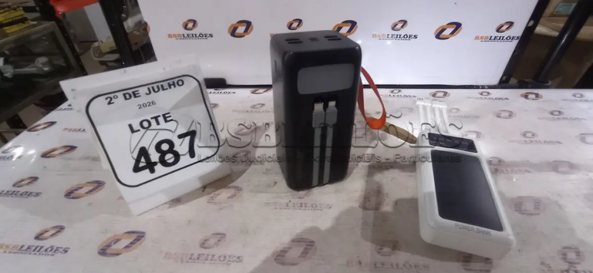 LOTE 487 - 02 POWER BANK. (NO ESTADO) ATENÇÃO! FAZER A VISITAÇÃO ANTES DE ARREMATAR, NÃO SABEMOS SE FUNCIONA, LEILÃO NÃO TEM GARANTIA E NEM DEVOLUÇÃO, SUJEITO A POSSÍVEIS AVARIAS VISÍVEIS/OCULTAS E/OU AUSÊNCIA DE COMPONENTES.