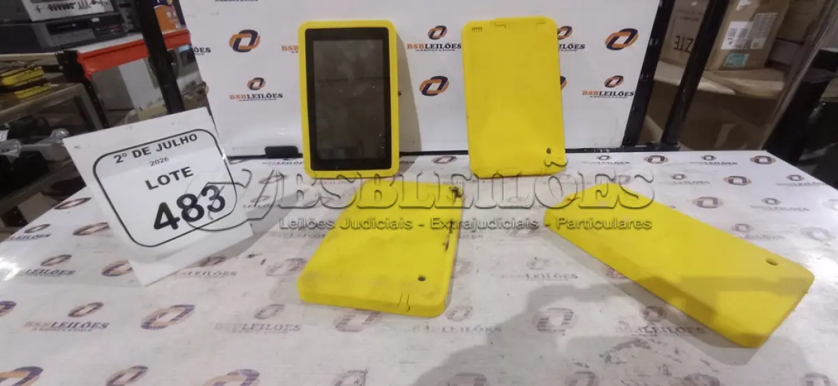 LOTE 483 - 04 TABLETS MARCA CCE. (NO ESTADO) ATENÇÃO! FAZER A VISITAÇÃO ANTES DE ARREMATAR, NÃO SABEMOS SE FUNCIONA, LEILÃO NÃO TEM GARANTIA E NEM DEVOLUÇÃO, SUJEITO A POSSÍVEIS AVARIAS VISÍVEIS/OCULTAS E/OU AUSÊNCIA DE COMPONENTES.