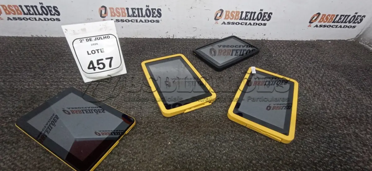 LOTE 457 - 04 TABLETS MARCA CCE. (NO ESTADO) ATENÇÃO! FAZER A VISITAÇÃO ANTES DE ARREMATAR, NÃO SABEMOS SE FUNCIONA, LEILÃO NÃO TEM GARANTIA E NEM DEVOLUÇÃO, SUJEITO A POSSÍVEIS AVARIAS VISÍVEIS/OCULTAS E/OU AUSÊNCIA DE COMPONENTES.