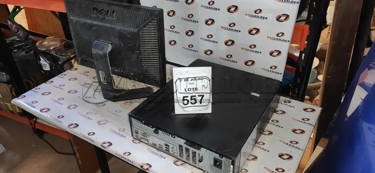 LOTE 557 - 01 MONITOR MARCA LG E 01 CPU MARCA ITAUTEC. (NO ESTADO) ATENÇÃO! FAZER A VISITAÇÃO ANTES DE ARREMATAR, NÃO SABEMOS SE FUNCIONA, LEILÃO NÃO TEM GARANTIA E NEM DEVOLUÇÃO, SUJEITO A POSSÍVEIS AVARIAS VISÍVEIS/OCULTAS E/OU AUSÊNCIA DE COMPONENTES.