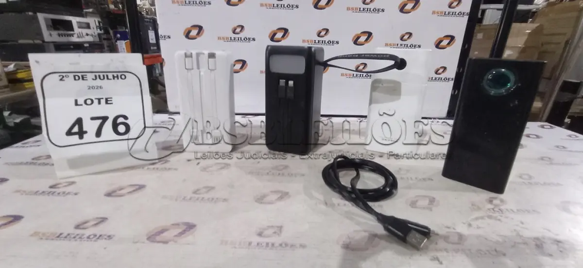 LOTE 476 - 04 POWER BANK DE MARCAS DIVERSAS. (NO ESTADO) ATENÇÃO! FAZER A VISITAÇÃO ANTES DE ARREMATAR, NÃO SABEMOS SE FUNCIONA, LEILÃO NÃO TEM GARANTIA E NEM DEVOLUÇÃO, SUJEITO A POSSÍVEIS AVARIAS VISÍVEIS/OCULTAS E/OU AUSÊNCIA DE COMPONENTES.