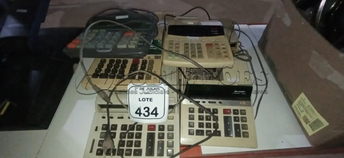 LOTE 434 - 07 CALCULADORAS COMERCIAIS. (NO ESTADO) ATENÇÃO! FAZER A VISITAÇÃO ANTES DE ARREMATAR, NÃO SABEMOS SE FUNCIONA, LEILÃO NÃO TEM GARANTIA E NEM DEVOLUÇÃO, SUJEITO A POSSÍVEIS AVARIAS VISÍVEIS/OCULTAS E/OU AUSÊNCIA DE COMPONENTES.