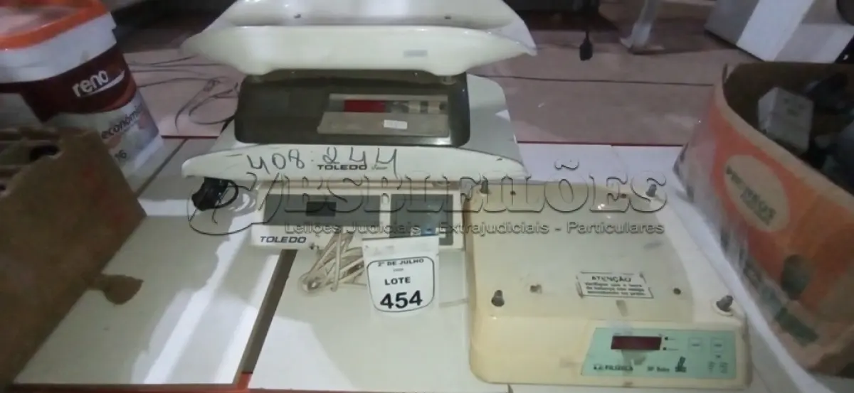 LOTE 454 - 02 BALANÇAS PEDIÁTRICAS. (NO ESTADO) ATENÇÃO! FAZER A VISITAÇÃO ANTES DE ARREMATAR, NÃO SABEMOS SE FUNCIONA, LEILÃO NÃO TEM GARANTIA E NEM DEVOLUÇÃO, SUJEITO A POSSÍVEIS AVARIAS VISÍVEIS/OCULTAS E/OU AUSÊNCIA DE COMPONENTES.