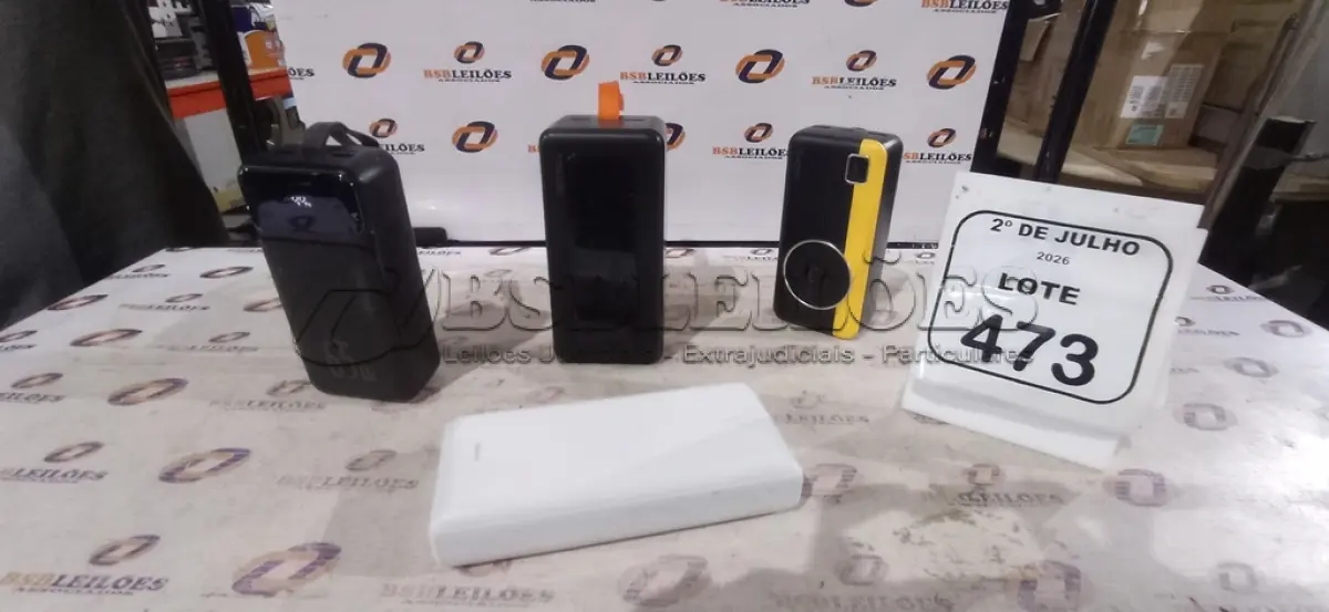 LOTE 473 - 04 POWER BANK DE MARCAS DIVERSAS. (NO ESTADO) ATENÇÃO! FAZER A VISITAÇÃO ANTES DE ARREMATAR, NÃO SABEMOS SE FUNCIONA, LEILÃO NÃO TEM GARANTIA E NEM DEVOLUÇÃO, SUJEITO A POSSÍVEIS AVARIAS VISÍVEIS/OCULTAS E/OU AUSÊNCIA DE COMPONENTES.
