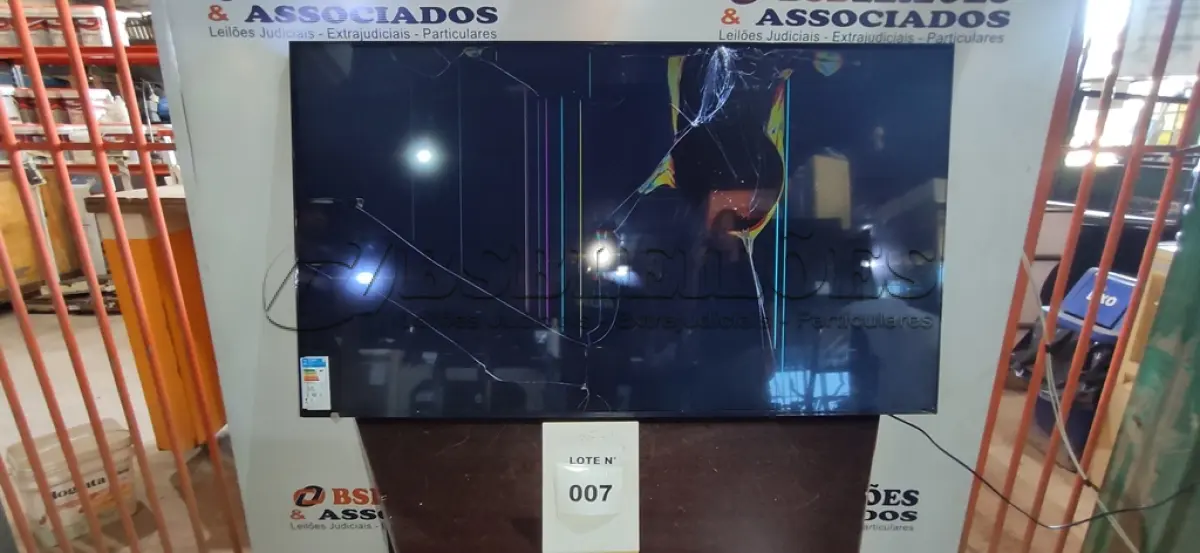 LOTE 007 - 01 SMART TV 65" 4K LG UHD THINQ AI 65UR8750PSA (NO ESTADO, NÃO SABEMOS SE FUNCIONA. LEILÃO NÃO TEM GARANTIA E NEM DEVOLUÇÃO, SUJEITO A POSSÍVEIS AVARIAS VISÍVEIS/OCULTAS E/OU AUSÊNCIA DE COMPONENTES)