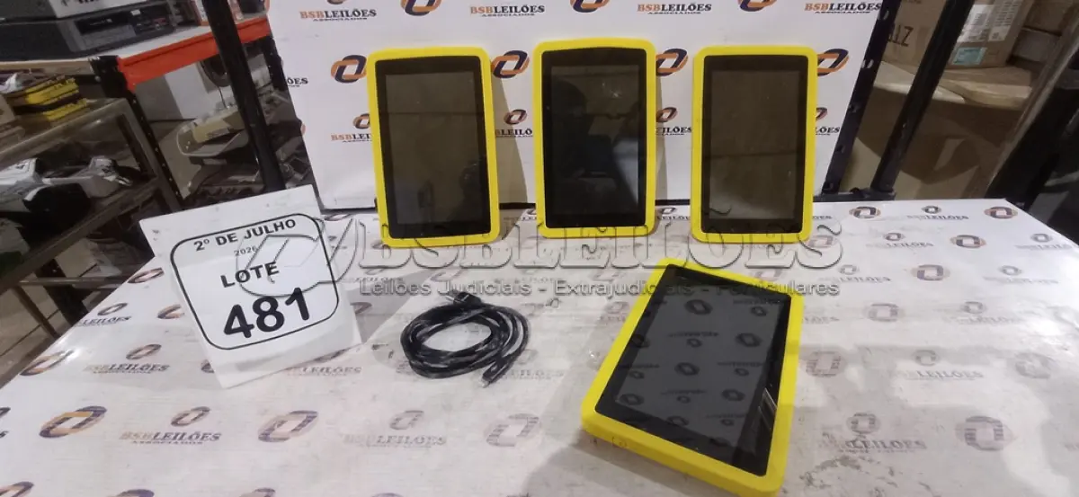 LOTE 481 - 04 TABLETS MARCA CCE. (NO ESTADO) ATENÇÃO! FAZER A VISITAÇÃO ANTES DE ARREMATAR, NÃO SABEMOS SE FUNCIONA, LEILÃO NÃO TEM GARANTIA E NEM DEVOLUÇÃO, SUJEITO A POSSÍVEIS AVARIAS VISÍVEIS/OCULTAS E/OU AUSÊNCIA DE COMPONENTES.