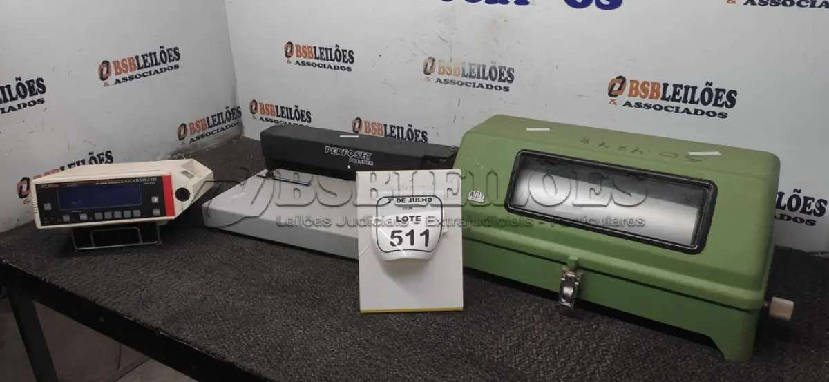 LOTE 511 - 01 MICRO CENTRIFUGA, 01 CARIMBADOR AUTOMÁTICO E 01 CENTRIFUGA DE BANCADA. (NO ESTADO) ATENÇÃO! FAZER A VISITAÇÃO ANTES DE ARREMATAR, NÃO SABEMOS SE FUNCIONA, LEILÃO NÃO TEM GARANTIA E NEM DEVOLUÇÃO, SUJEITO A POSSÍVEIS AVARIAS VISÍVEIS/OCULTAS E/OU AUSÊNCIA DE COMPONENTES.