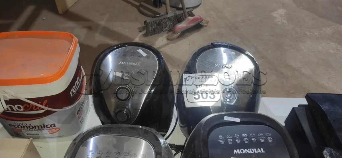 LOTE 503 - 04 AIR FRYERS MARCA MONDIAL PARA RETIRADA DE PEÇAS. (NO ESTADO) ATENÇÃO! FAZER A VISITAÇÃO ANTES DE ARREMATAR, NÃO SABEMOS SE FUNCIONA, LEILÃO NÃO TEM GARANTIA E NEM DEVOLUÇÃO, SUJEITO A POSSÍVEIS AVARIAS VISÍVEIS/OCULTAS E/OU AUSÊNCIA DE COMPONENTES.
