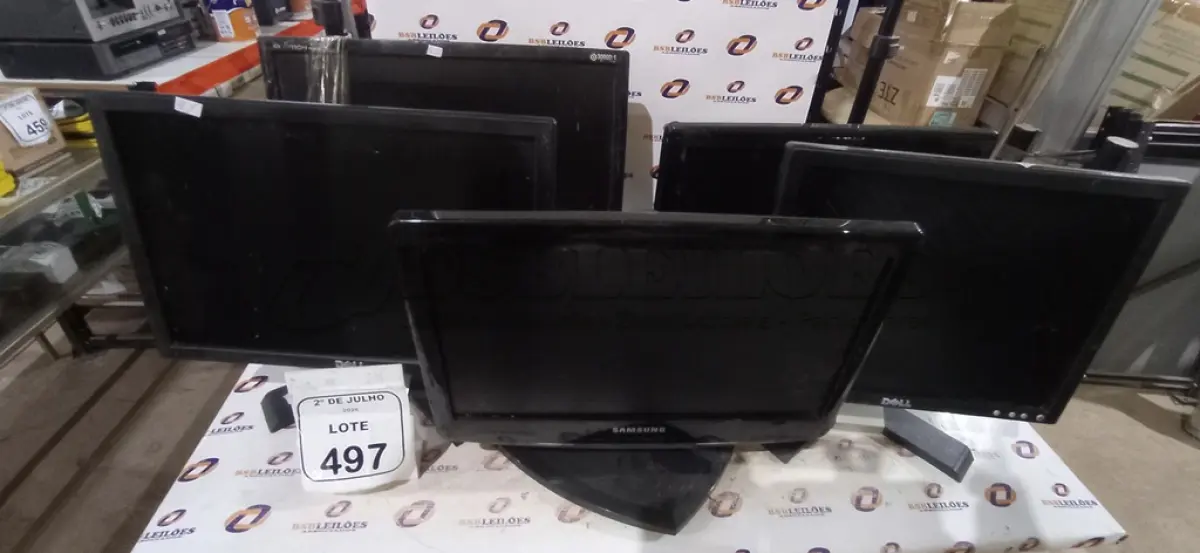 LOTE 497 - 05 MONITORES DE MARCAS E MODELOS DIVERSOS. (NO ESTADO) ATENÇÃO! FAZER A VISITAÇÃO ANTES DE ARREMATAR, NÃO SABEMOS SE FUNCIONA, LEILÃO NÃO TEM GARANTIA E NEM DEVOLUÇÃO, SUJEITO A POSSÍVEIS AVARIAS VISÍVEIS/OCULTAS E/OU AUSÊNCIA DE COMPONENTES.