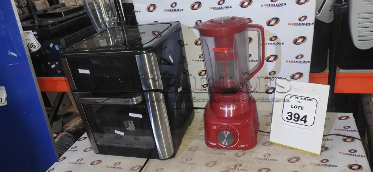 LOTE 394 - 01 AIR FRYER/FORNO 12L 220V MARCA MONDIAL E 01 LIQUIDIFICADOR MARCA MONDIAL. (NO ESTADO) ATENÇÃO! FAZER A VISITAÇÃO ANTES DE ARREMATAR, NÃO SABEMOS SE FUNCIONA, LEILÃO NÃO TEM GARANTIA E NEM DEVOLUÇÃO, SUJEITO A POSSÍVEIS AVARIAS VISÍVEIS/OCULTAS E/OU AUSÊNCIA DE COMPONENTES.
