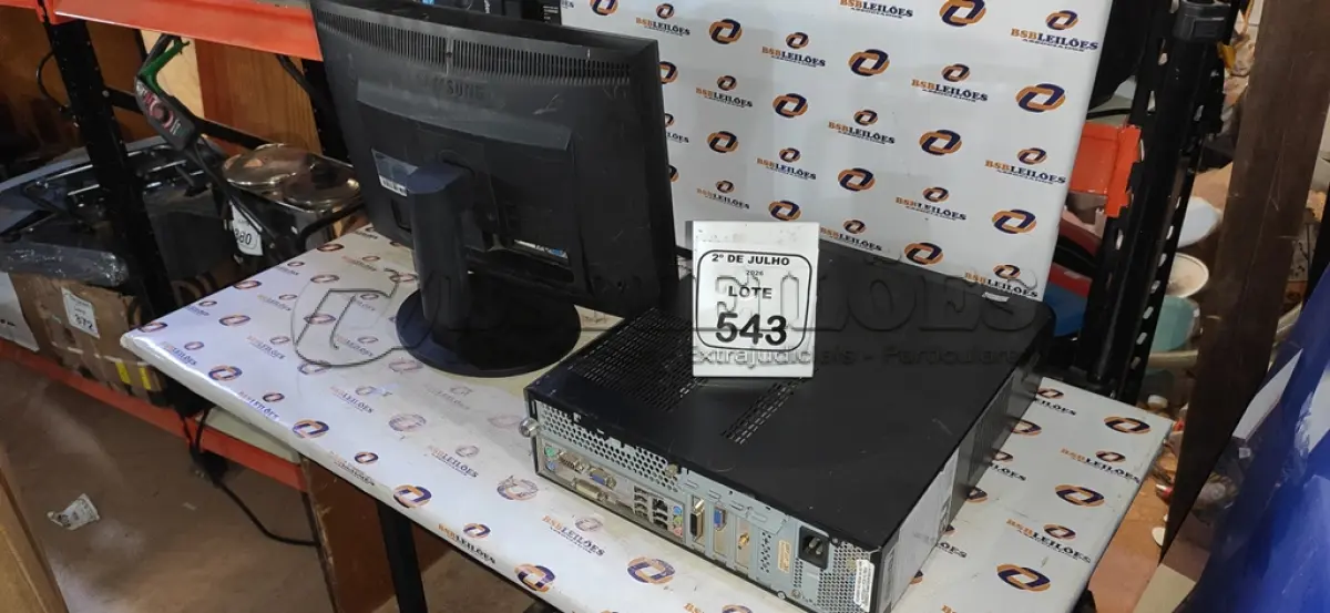 LOTE 543 - 01 MONITOR MARCA SAMSUNG E 01 CPU MARCA SAMSUNG. (NO ESTADO) ATENÇÃO! FAZER A VISITAÇÃO ANTES DE ARREMATAR, NÃO SABEMOS SE FUNCIONA, LEILÃO NÃO TEM GARANTIA E NEM DEVOLUÇÃO, SUJEITO A POSSÍVEIS AVARIAS VISÍVEIS/OCULTAS E/OU AUSÊNCIA DE COMPONENTES.