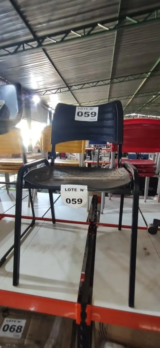 LOTE 059 - 01 CADEIRA ISO FIXA ESCRITÓRIO (NO ESTADO, NÃO SABEMOS SE FUNCIONA. LEILÃO NÃO TEM GARANTIA E NEM DEVOLUÇÃO, SUJEITO A POSSÍVEIS AVARIAS VISÍVEIS/OCULTAS E/OU AUSÊNCIA DE COMPONENTES)