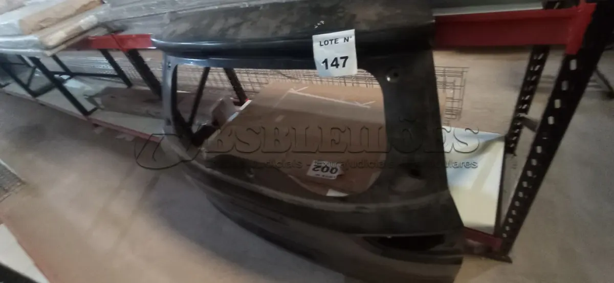 LOTE 147 - 01 TAMPA TRASEIRA DO PORTA MALAS DO FORD ECO SPORT 2013 A 2021. (NO ESTADO, NÃO SABEMOS SE FUNCIONA. LEILÃO NÃO TEM GARANTIA E NEM DEVOLUÇÃO, SUJEITO A POSSÍVEIS AVARIAS VISÍVEIS/OCULTAS E/OU AUSÊNCIA DE COMPONENTES)