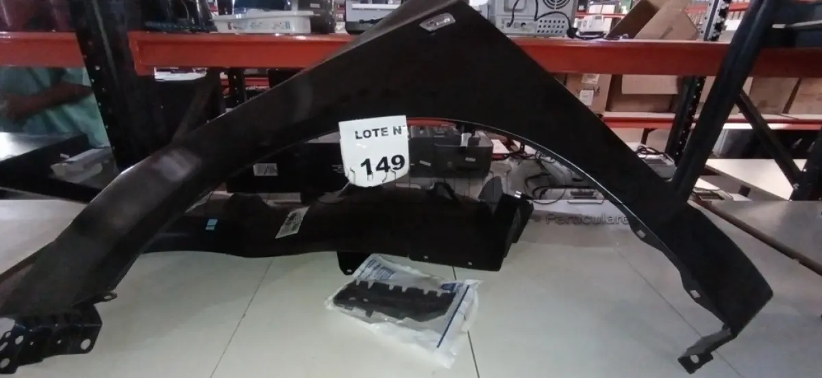 LOTE 149 - 01 PARA LAMA ESQUERDO DO HONDA CIVIC 2012 A 2016 , 01 PARA BARRO DA SPIN, 01 SUPORTE GM DO PARA LAMA DIANTEIRO ESQUERDO DO COBALT, 01 GUIA DE PARA LAMA E 01 FRISO. (NO ESTADO, NÃO SABEMOS SE FUNCIONA. LEILÃO NÃO TEM GARANTIA E NEM DEVOLUÇÃO, SUJEITO A POSSÍVEIS AVARIAS VISÍVEIS/OCULTAS E/OU AUSÊNCIA DE COMPONENTES)