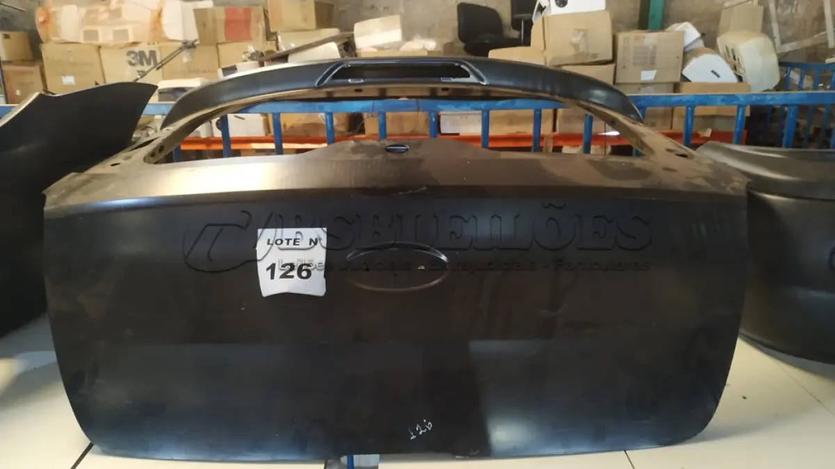 LOTE 126 - 01 TAMPA DO PORTA MALAS DO FORD KA MODELO NOVO. (NO ESTADO, NÃO SABEMOS SE FUNCIONA. LEILÃO NÃO TEM GARANTIA E NEM DEVOLUÇÃO, SUJEITO A POSSÍVEIS AVARIAS VISÍVEIS/OCULTAS E/OU AUSÊNCIA DE COMPONENTES)