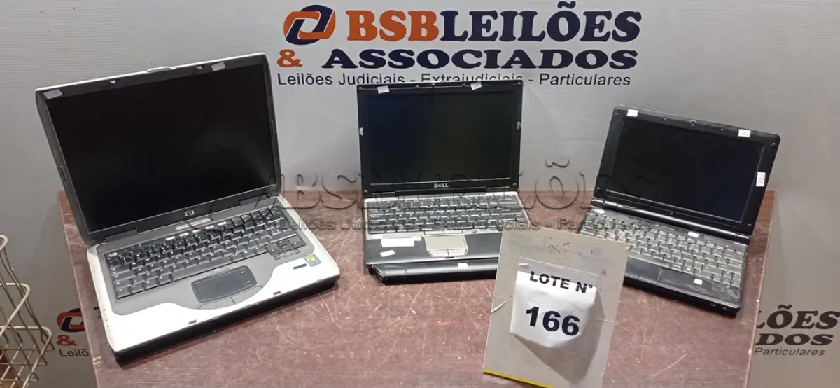 LOTE 166 - 03 NOTEBOOKS MARCAS DIVERSAS SEM FONTE. (NO ESTADO, NÃO SABEMOS SE FUNCIONA. LEILÃO NÃO TEM GARANTIA E NEM DEVOLUÇÃO, SUJEITO A POSSÍVEIS AVARIAS VISÍVEIS/OCULTAS E/OU AUSÊNCIA DE COMPONENTES)