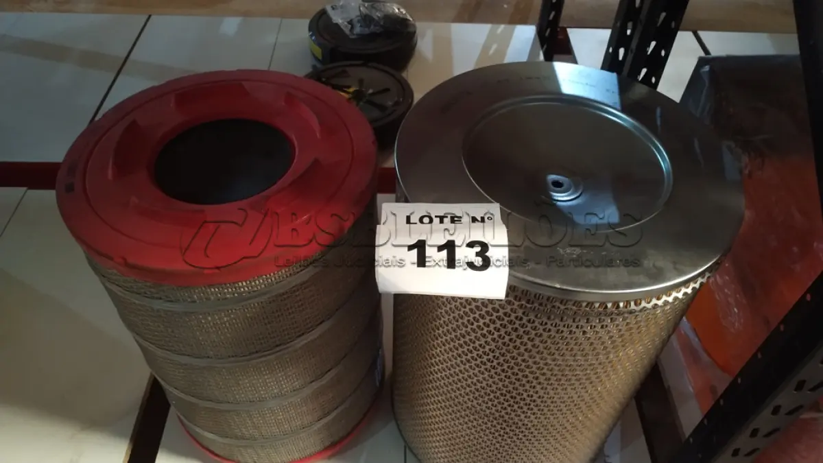 LOTE 113 - 01 FILTRO DE AR MANN C33 1840 E 01 FILTRO DE AR MAHLE LX2082/71 PARA MAQUINARIOS PESADOS. (NO ESTADO, NÃO SABEMOS SE FUNCIONA. LEILÃO NÃO TEM GARANTIA E NEM DEVOLUÇÃO, SUJEITO A POSSÍVEIS AVARIAS VISÍVEIS/OCULTAS E/OU AUSÊNCIA DE COMPONENTES)