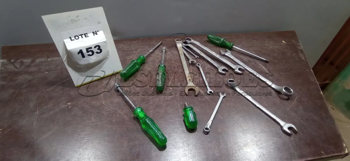 LOTE 153 - 01 LOTE COM VÁRIAS CHAVES TAMANHOS E MEDIDAS DIVERSAS MARCA BELZER. (NO ESTADO) ATENÇÃO! FAZER A VISITAÇÃO ANTES DE ARREMATAR, NÃO SABEMOS SE FUNCIONA, LEILÃO NÃO TEM GARANTIA E NEM DEVOLUÇÃO, SUJEITO A POSSÍVEIS AVARIAS VISÍVEIS/OCULTAS E/OU AUSÊNCIA DE COMPONENTES.