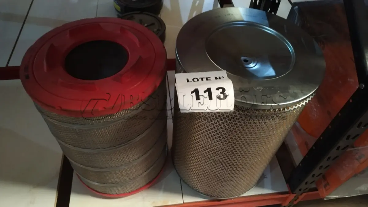 LOTE 113 - 01 FILTRO DE AR MANN C33 1840 E 01 FILTRO DE AR MAHLE LX2082/71 PARA MAQUINARIOS PESADOS. (NO ESTADO, NÃO SABEMOS SE FUNCIONA. LEILÃO NÃO TEM GARANTIA E NEM DEVOLUÇÃO, SUJEITO A POSSÍVEIS AVARIAS VISÍVEIS/OCULTAS E/OU AUSÊNCIA DE COMPONENTES)