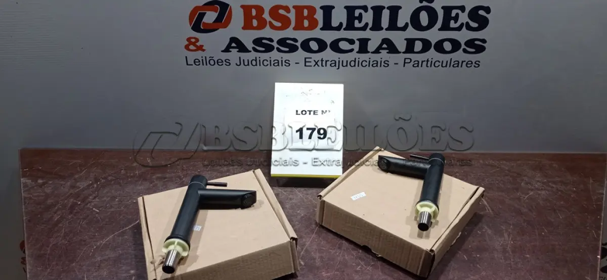 LOTE 179 - 02 TORNEIRAS MARCA PRIZI. (NO ESTADO) ATENÇÃO! FAZER A VISITAÇÃO ANTES DE ARREMATAR, NÃO SABEMOS SE FUNCIONA, LEILÃO NÃO TEM GARANTIA E NEM DEVOLUÇÃO, SUJEITO A POSSÍVEIS AVARIAS VISÍVEIS/OCULTAS E/OU AUSÊNCIA DE COMPONENTES.